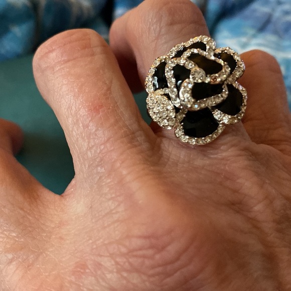 Joan Rivers created this ring many memories with this ring SIZE 6 - Picture 2 of 6